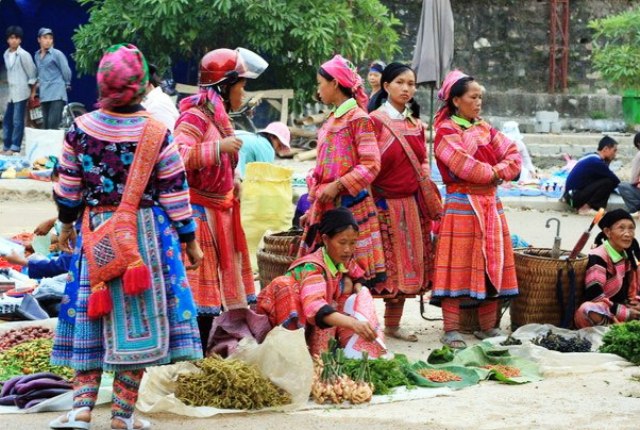 Ngày 3: 	QUẢN BẠ - HÀ NỘI (Ăn: Sáng, Trưa)
